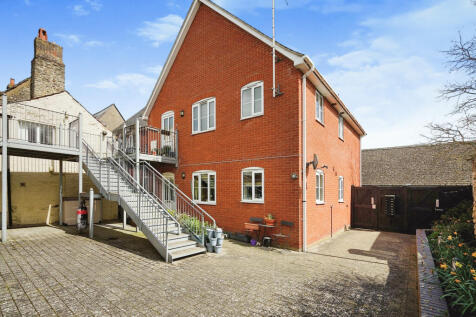 Swindon, SN6 - property photo