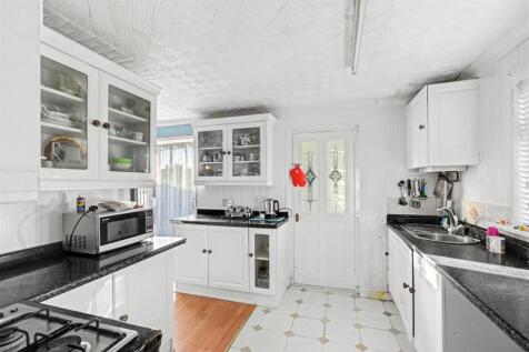 Kitchen_1.jpeg