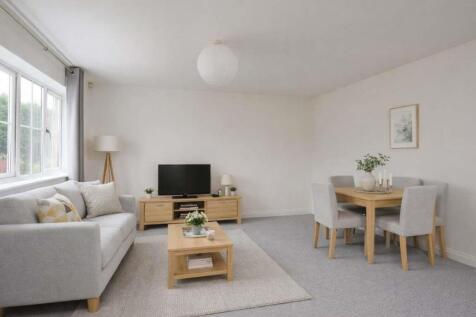 KITCHEN / LIVING ROOM