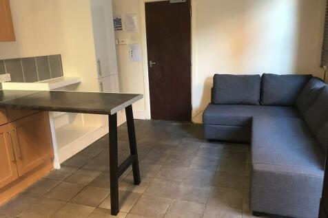 STUDENT FIVE DOUBLE BEDROOM, WINTON-P02762 photo 3
