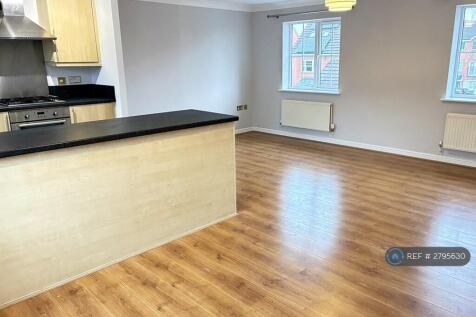 Bright Open-Plan Living &amp; Kitchen Area
