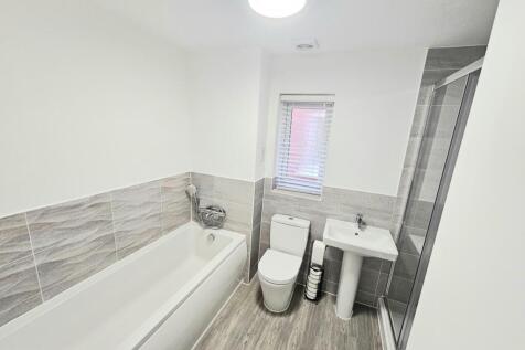 Hatter Close, Hugglescote, LE67 photo 5
