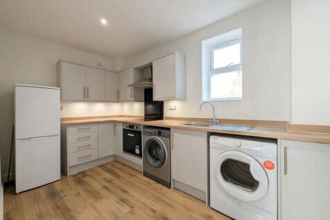 Bowes Close, Horsham, RH13 photo 3
