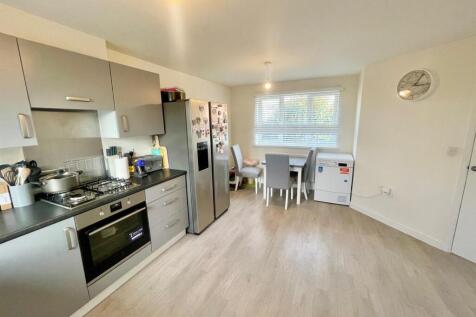 Kitchen 2.jpg