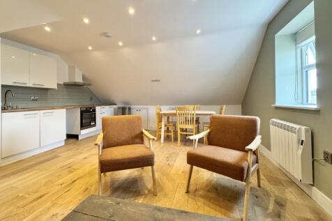  18 Brookmoor House, West Way, Cirencester, Gloucestershire photo 3