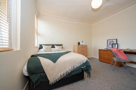 3 Ashville Avenue, Hyde Park, Leeds, LS6 1LX photo 4
