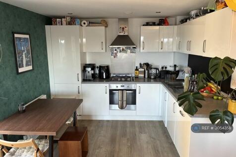 Enriqueta Rylands Close, Manchester, M32 photo 3