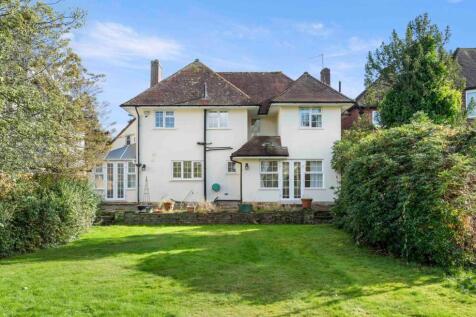 Manor Road South, Esher, KT10 photo 3