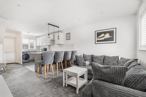 Reception/Kitchen