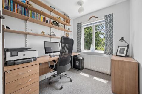 Bedroom 6/Study