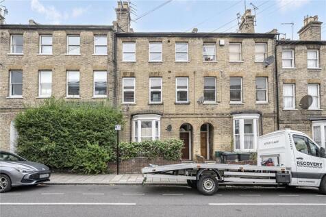London, N8 - property photo