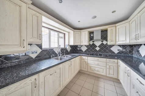 1364897-6-68e6687...