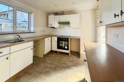 Wallace Avenue, Liverpool, Merseyside, L36 photo 4