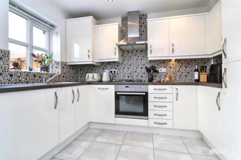 OPEN PLAN DINING KITCHEN