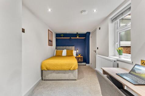 Room 5 - Ensuite