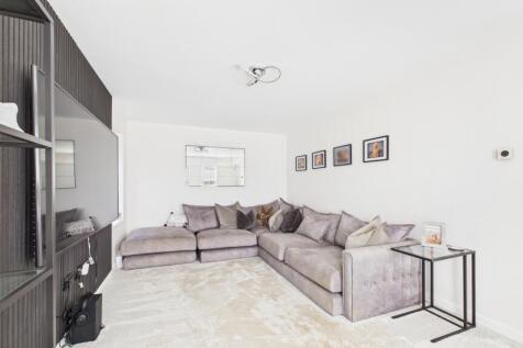 Pavilion Rise - Living Room (1)