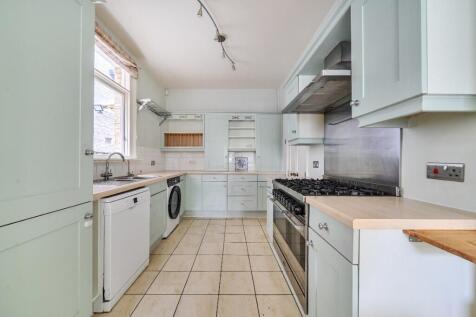 Canbury Avenue, London, KT2 photo 4