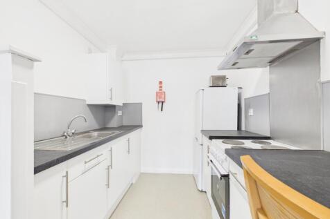 CAM02660G0-PR0176-STILL006