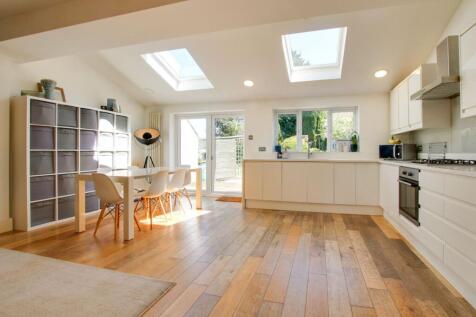 Open Plan Lounge / Kitchen / Dining Area