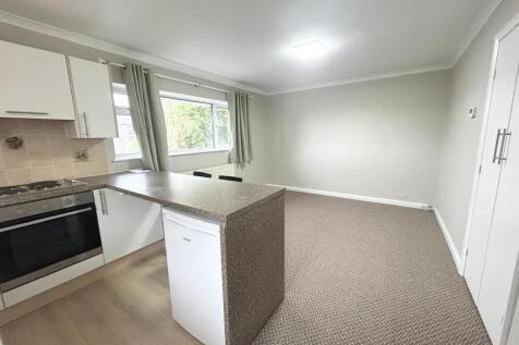 Forest Drive, Theydon Bois, CM16 photo 4