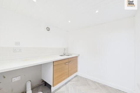 CAM02899G0-PR0064...