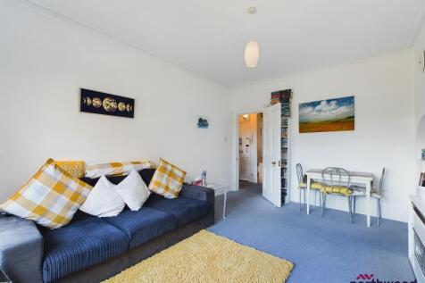 South Cliff Avenue, Lower Meads, Eastbourne, BN20 photo 3