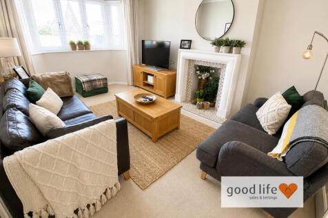 20260816_212636583_iOS8 stannington grove.jpg