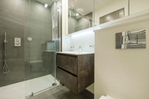 Flat-A2-LHR-bathroom-2.jpg