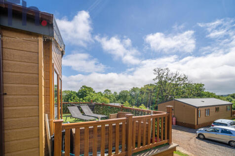 Raised Balcony/Terrace