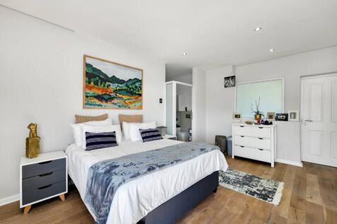 Main bedroom, ensuite