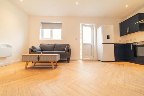 ward-winning Media team on EVERY Listing_3