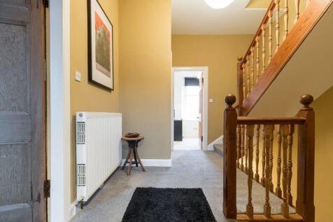 4 bed, 1 bath Flat in Leeds - Photo 9