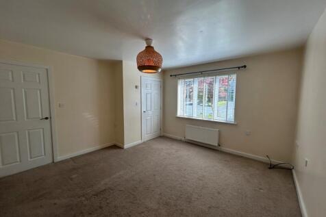 Ascot Drive, Bradford, West Yorkshire, BD7 photo 3