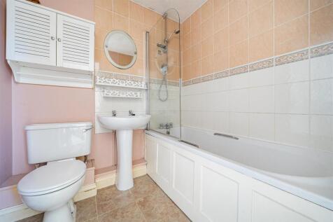 bathroom h.jpg