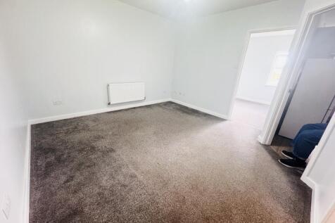 Flat 2, High Causeway PE7 photo 4