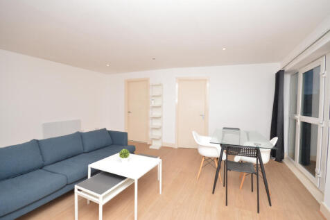 Spacious 3 Bed, 2 Bath Apartment to Rent