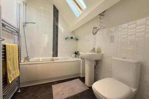 Bathroom.jpg