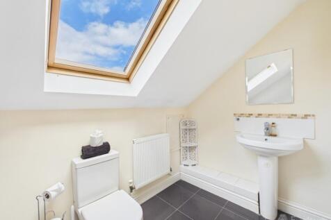 Bathroom- Mark Stephens EweMove Newmarket and Soha