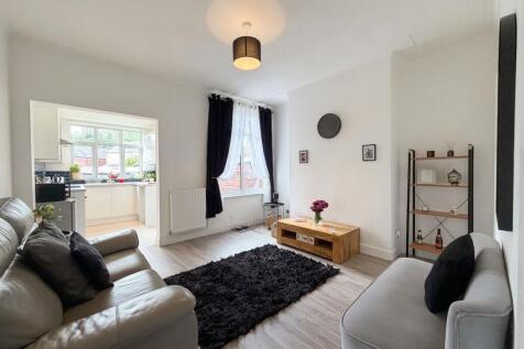 Park Road, Worsley, M28 photo 4
