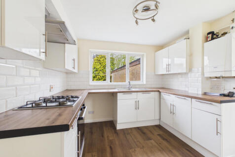 4 Bedroom Detached For Rent