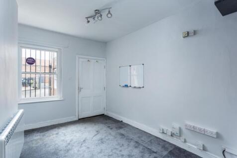 Retail Property (high street) to rent Image 4