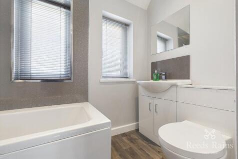 Stand Road, Chesterfield, Derbyshire, S41 photo 3