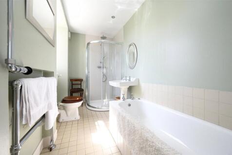 Jack &amp; Jill Bathroom