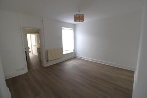 Brickfield Lane, Harlington, UB3 5DY photo 3