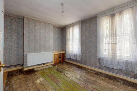 14B Carlton Square, Stepney, London, E1 4EH