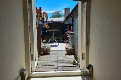 Access to balcony in flat