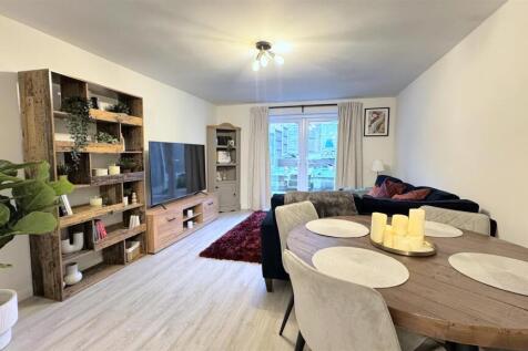 OPEN PLAN LIVING DINING KITCHEN