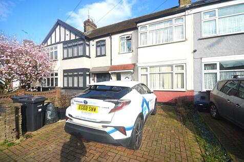 Three Bedroom terraced house to rent Craven Garde