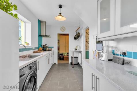 kitchen (1).jpg