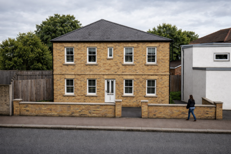 Land to the rear of 180 East Barnet Road, East Barnet,  EN4 8RD
